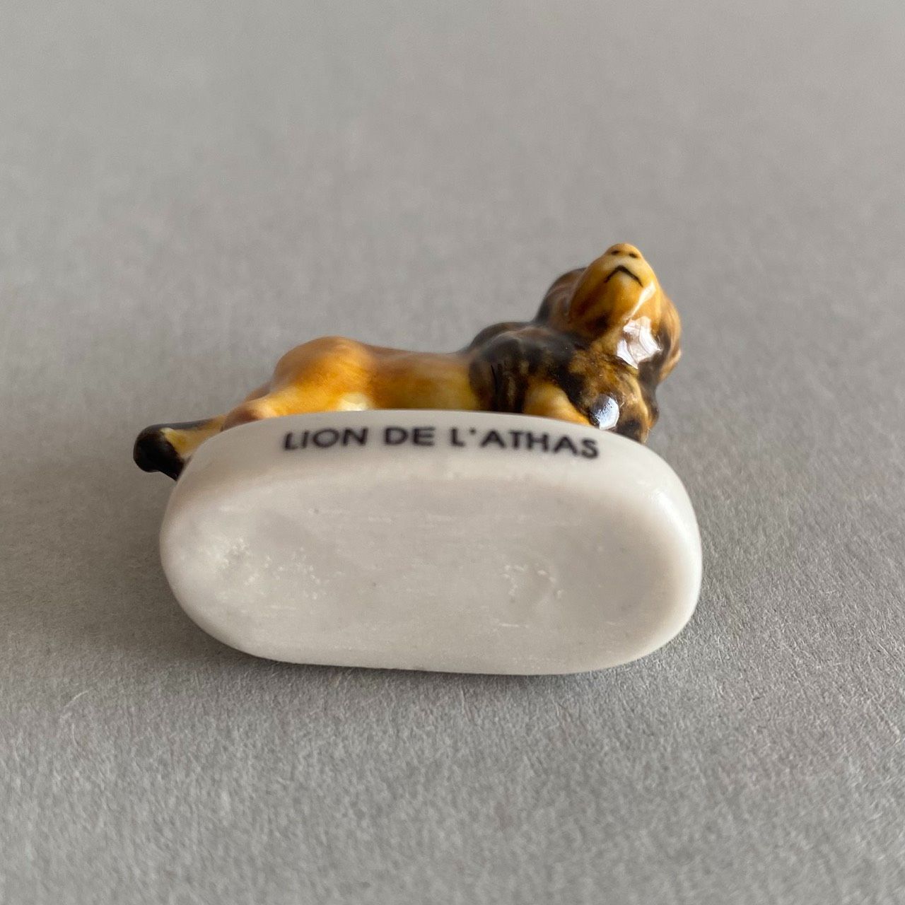 アトラスライオンのフェーブ／動物／フランス雑貨／陶器ミニチュア