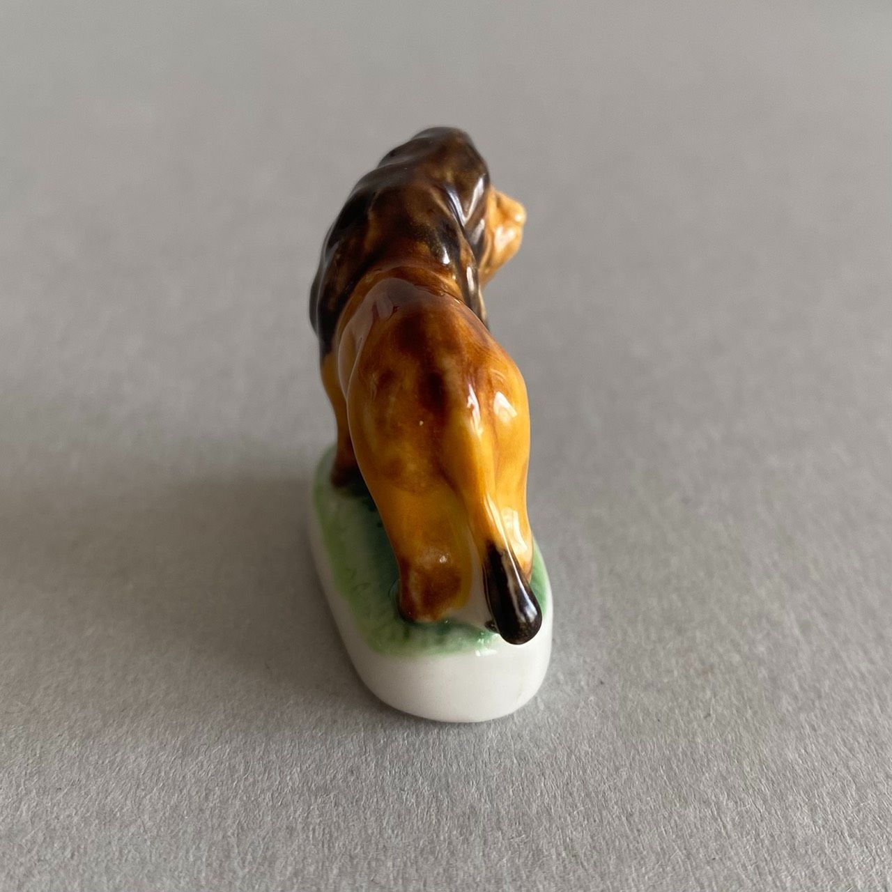 アトラスライオンのフェーブ／動物／フランス雑貨／陶器ミニチュア