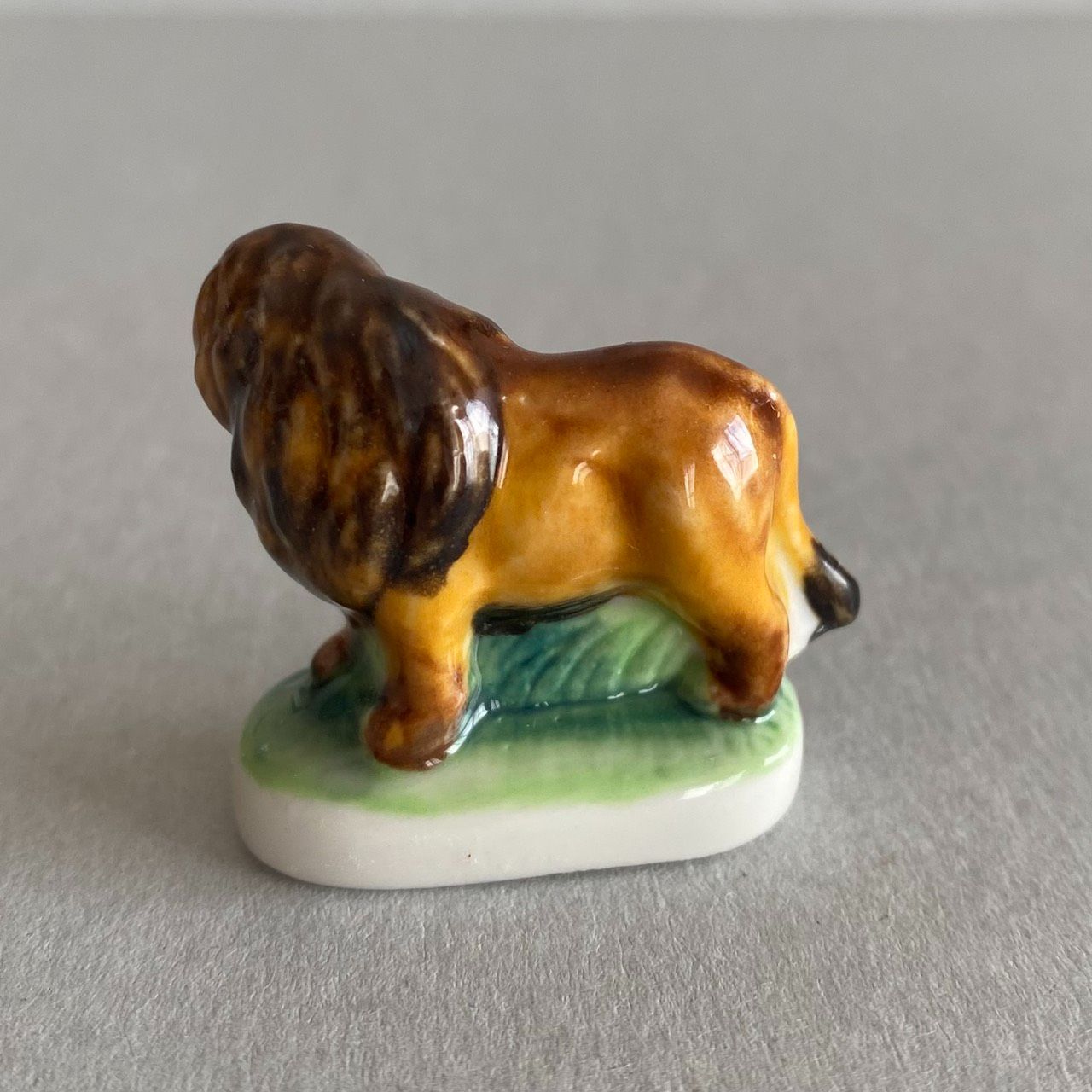 アトラスライオンのフェーブ／動物／フランス雑貨／陶器ミニチュア