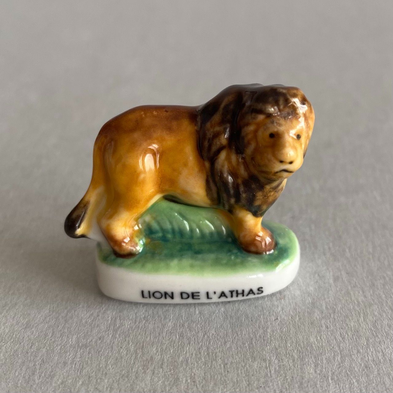 アトラスライオンのフェーブ／動物／フランス雑貨／陶器ミニチュア