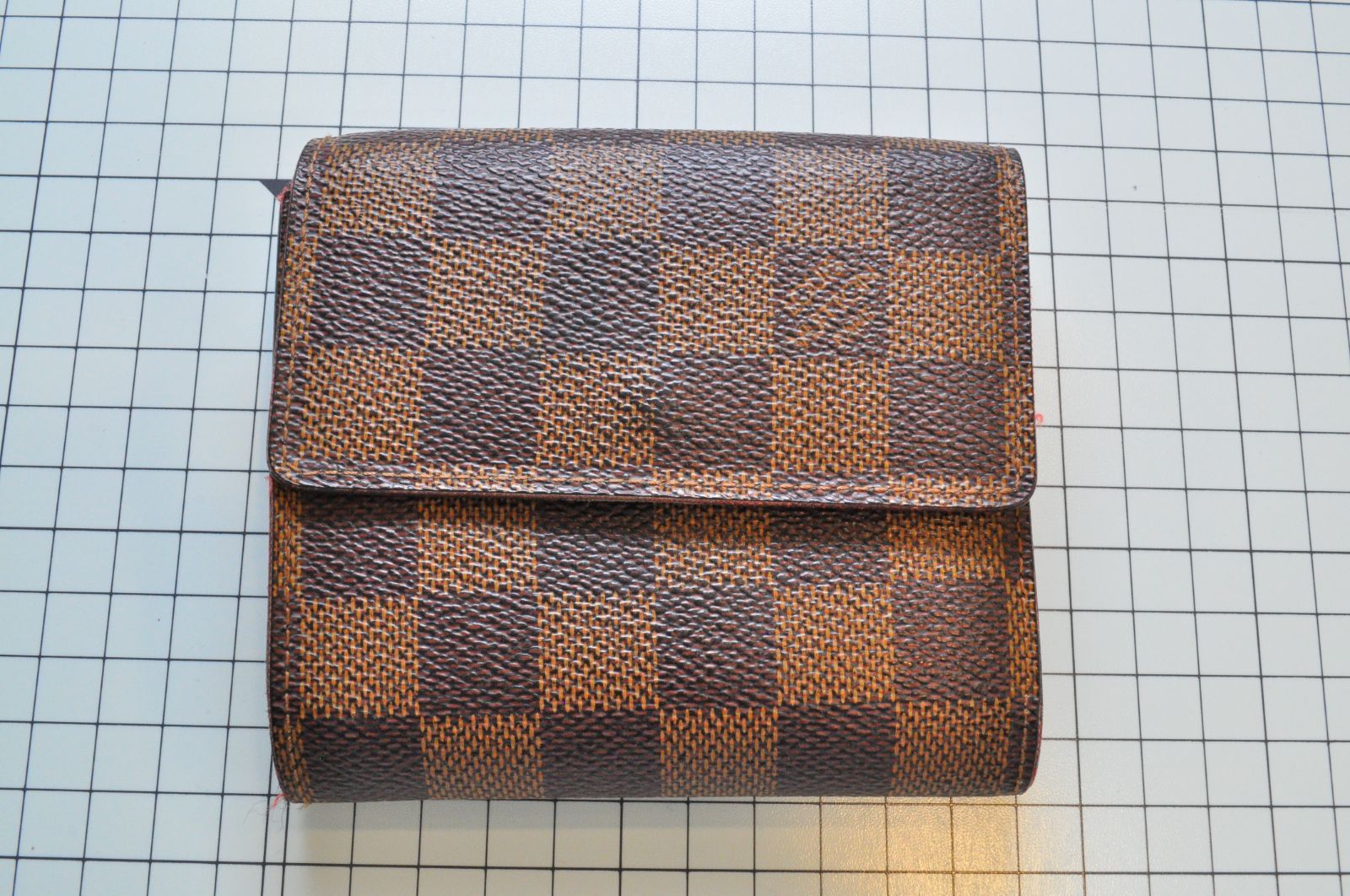 ダミエ柄 ブラウンレザー 三つ折り財布 ダミエ柄 ブラウンレザー 三つ折り財布 ダミエ柄 ブラウンレザー 三