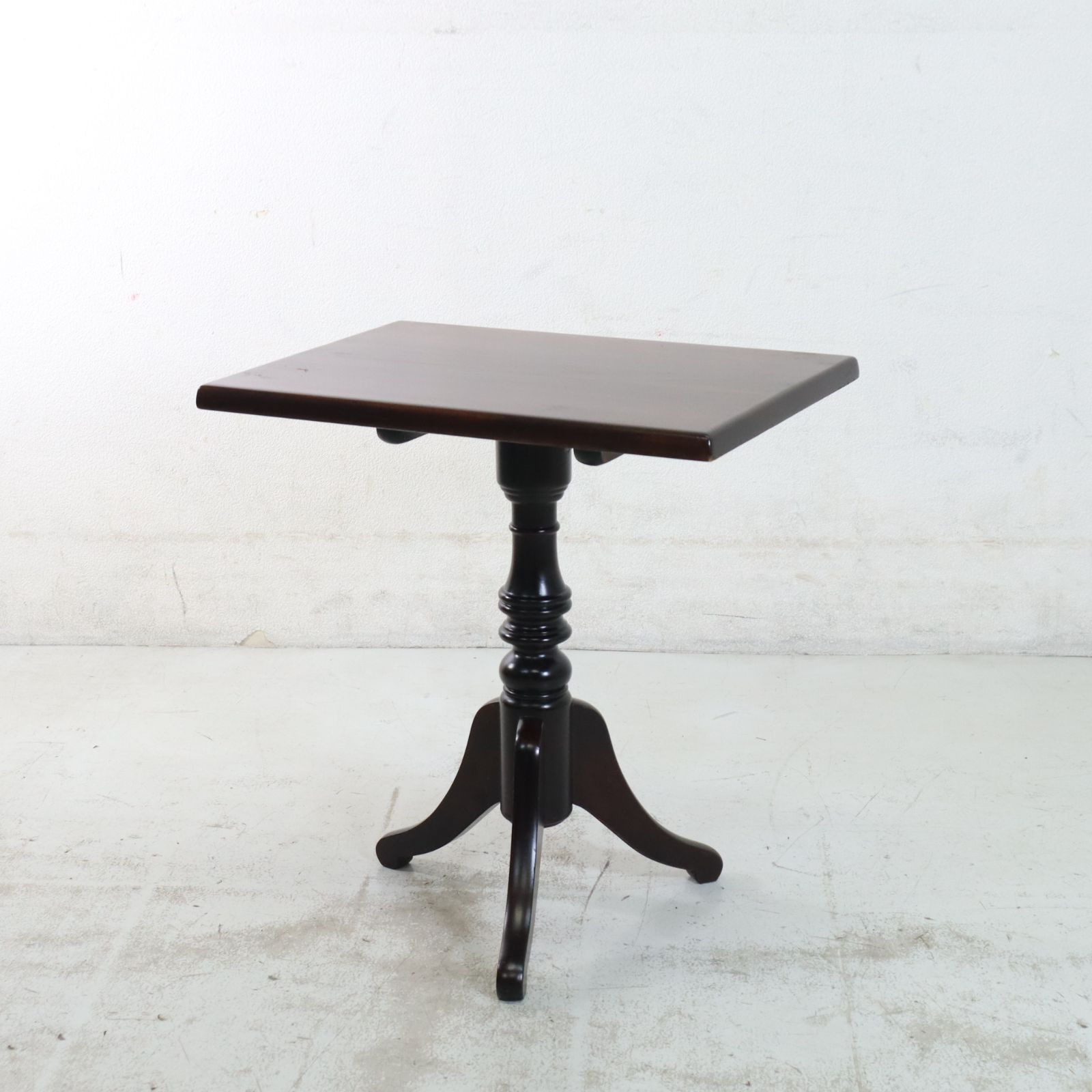 松本民芸家具 サイドテーブル　カフェテーブル　ミズメザクラ　G33 松本民芸家具 「幸」 作家サイン刻印有り ミズメザクラ 無垢材 サイド