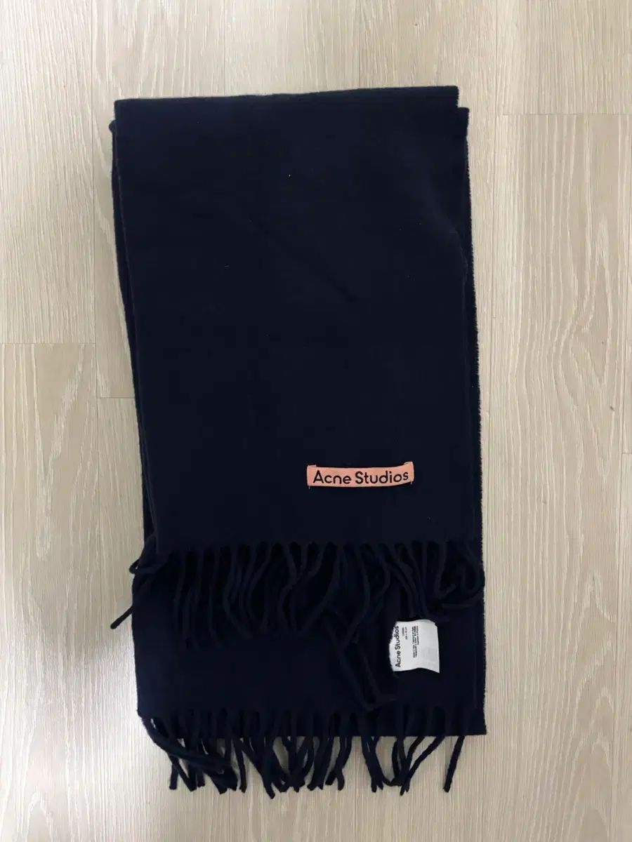 アクネ ストゥディオズ マフラー ネイビー