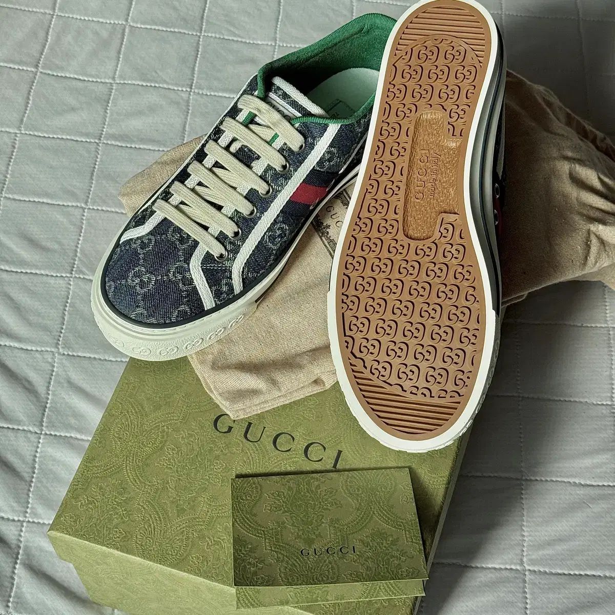 グッチ GG ジャカード デニム テニス 1977 スニーカー ブルー - メルカリ