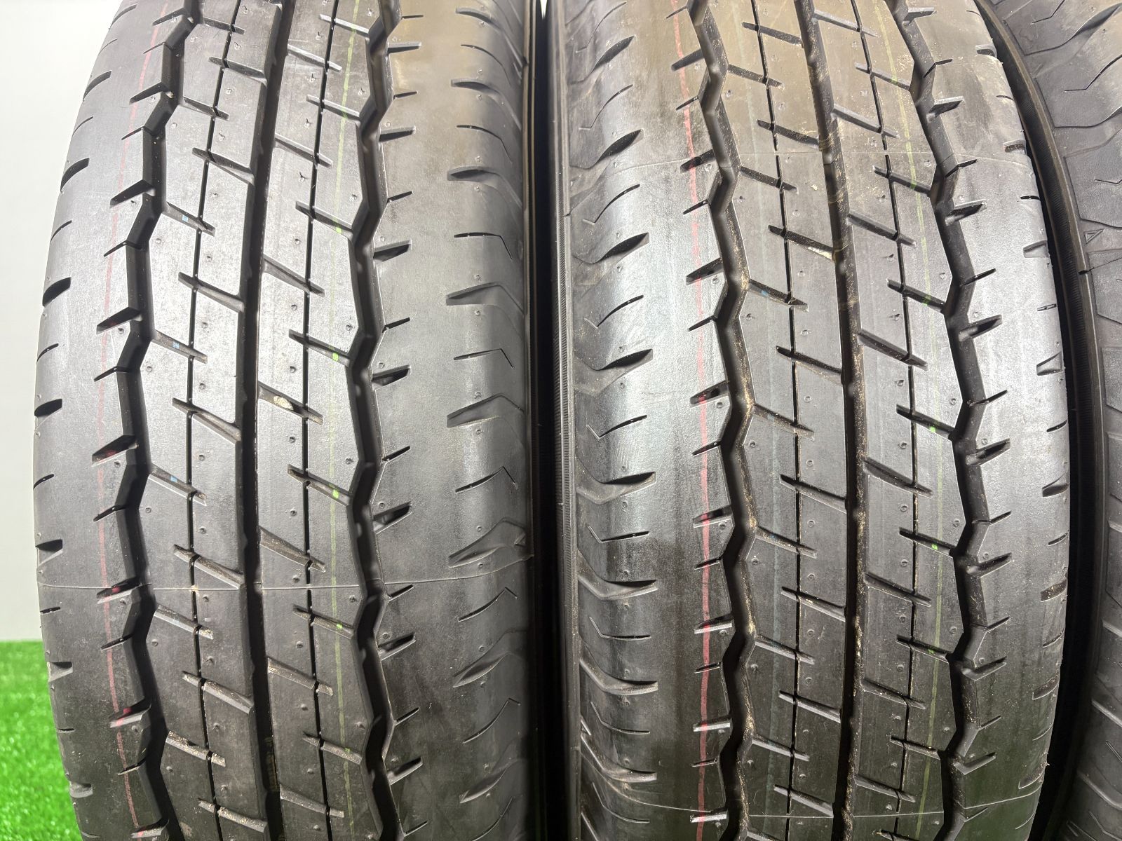 195|80 R 15 LT ダンロップ SP 175 2025年製 4本 夏 タイヤ ノーマル TB 916