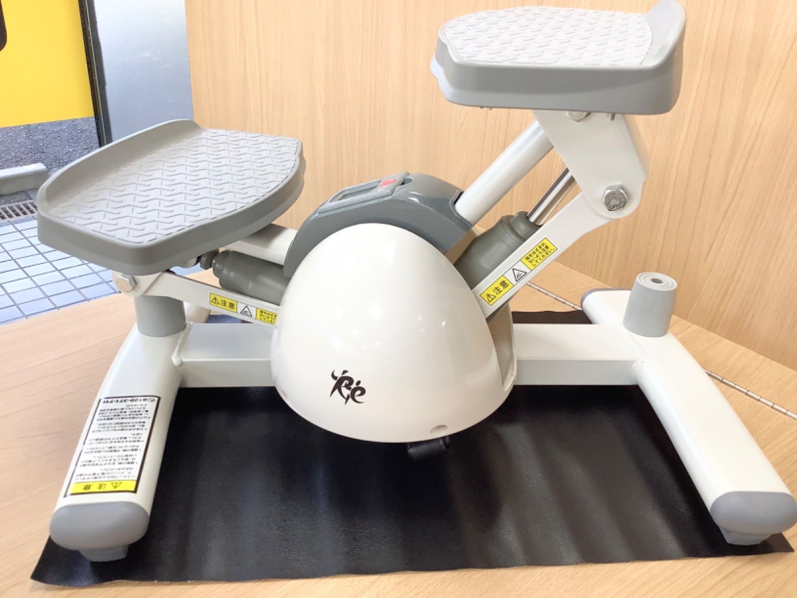 G 1555 ツイストエアロステッパー 白 ルネサンス