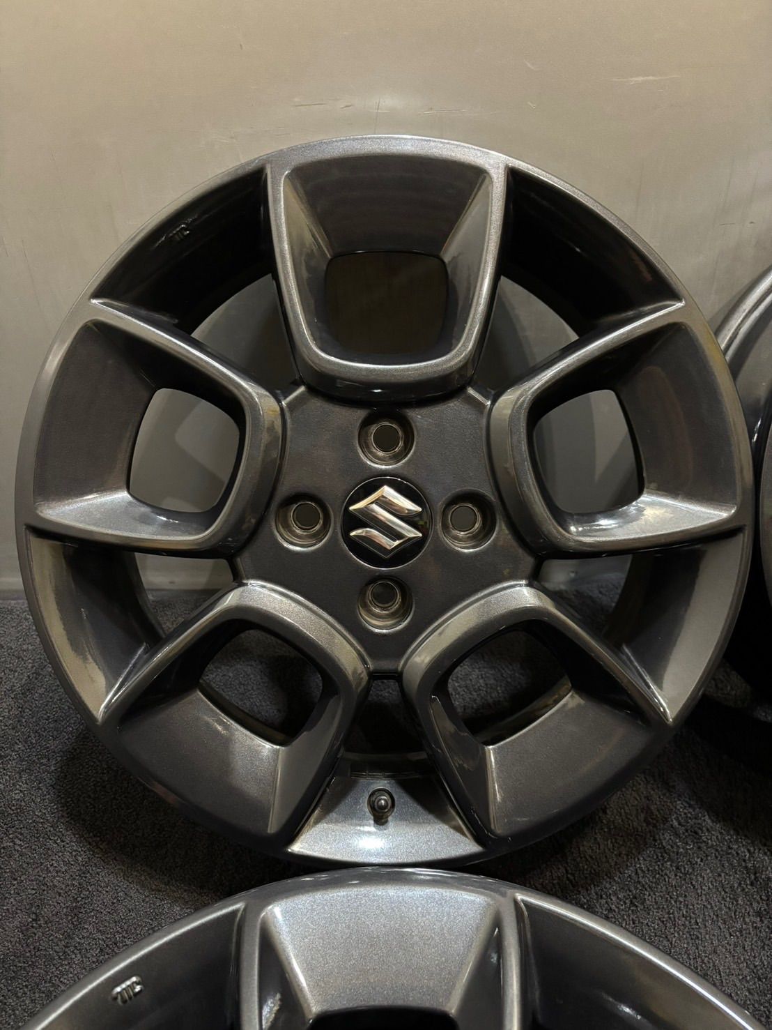 スズキ クロスビー イグニス 16インチ 5 J 40 100 4 H アルミホイール 4本 1-L 241