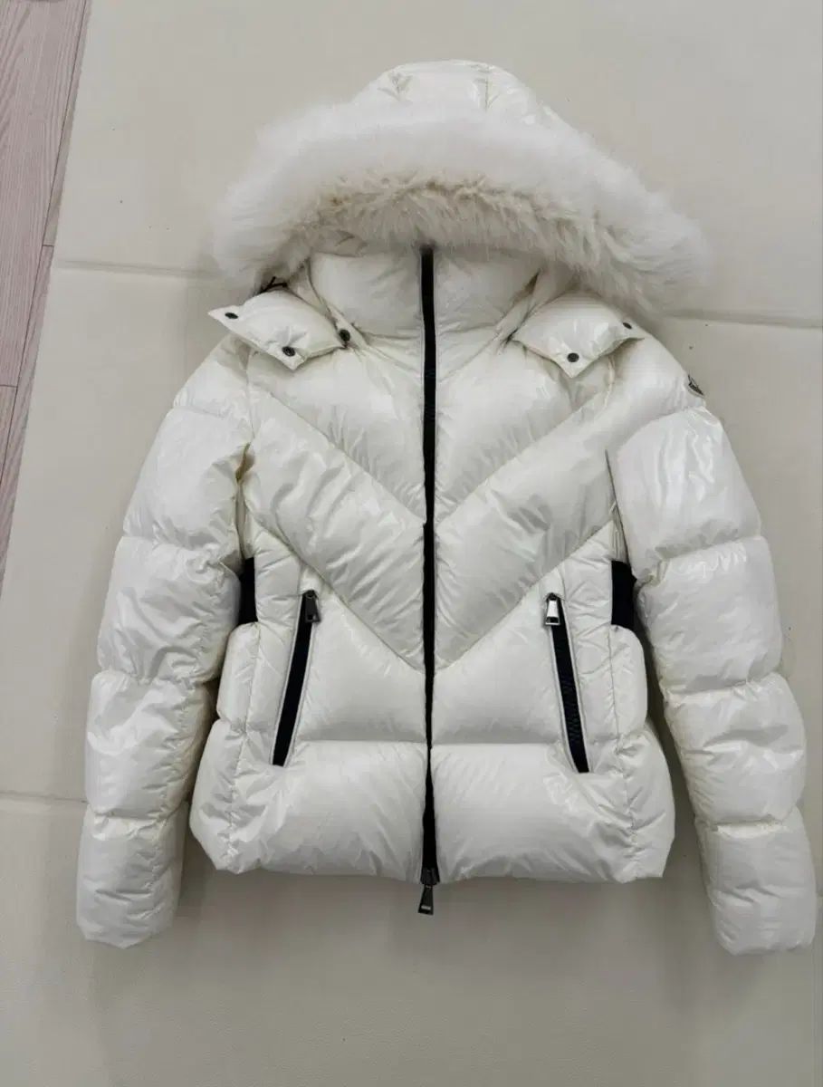 モンクレール セラック 白 ダウン ほぼ デパート