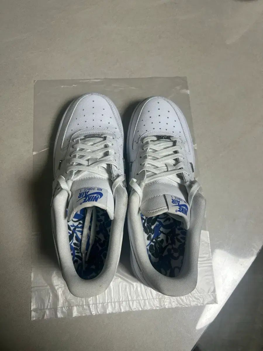 W ナイキ エアフォース 1 ロー 07 LX クロム ラックス