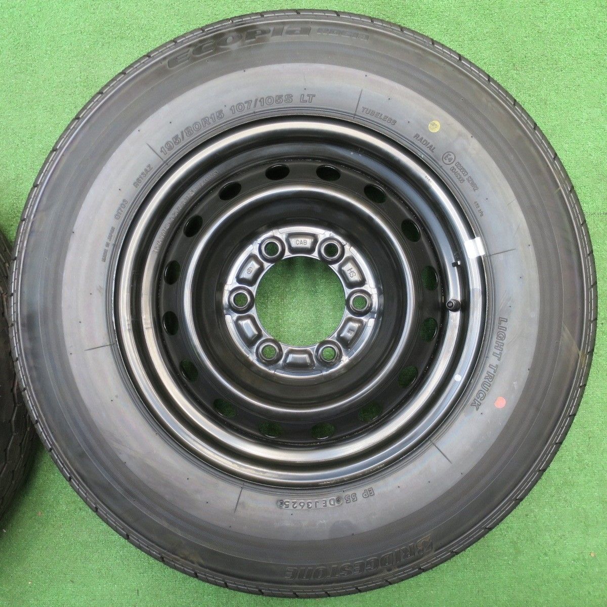 新車外し 25年 トヨタ ハイエース スチール 195|80 R 15 107|105 S ブリヂストン エコピア RD 613 15インチ PCD 139.7|6 H ノ