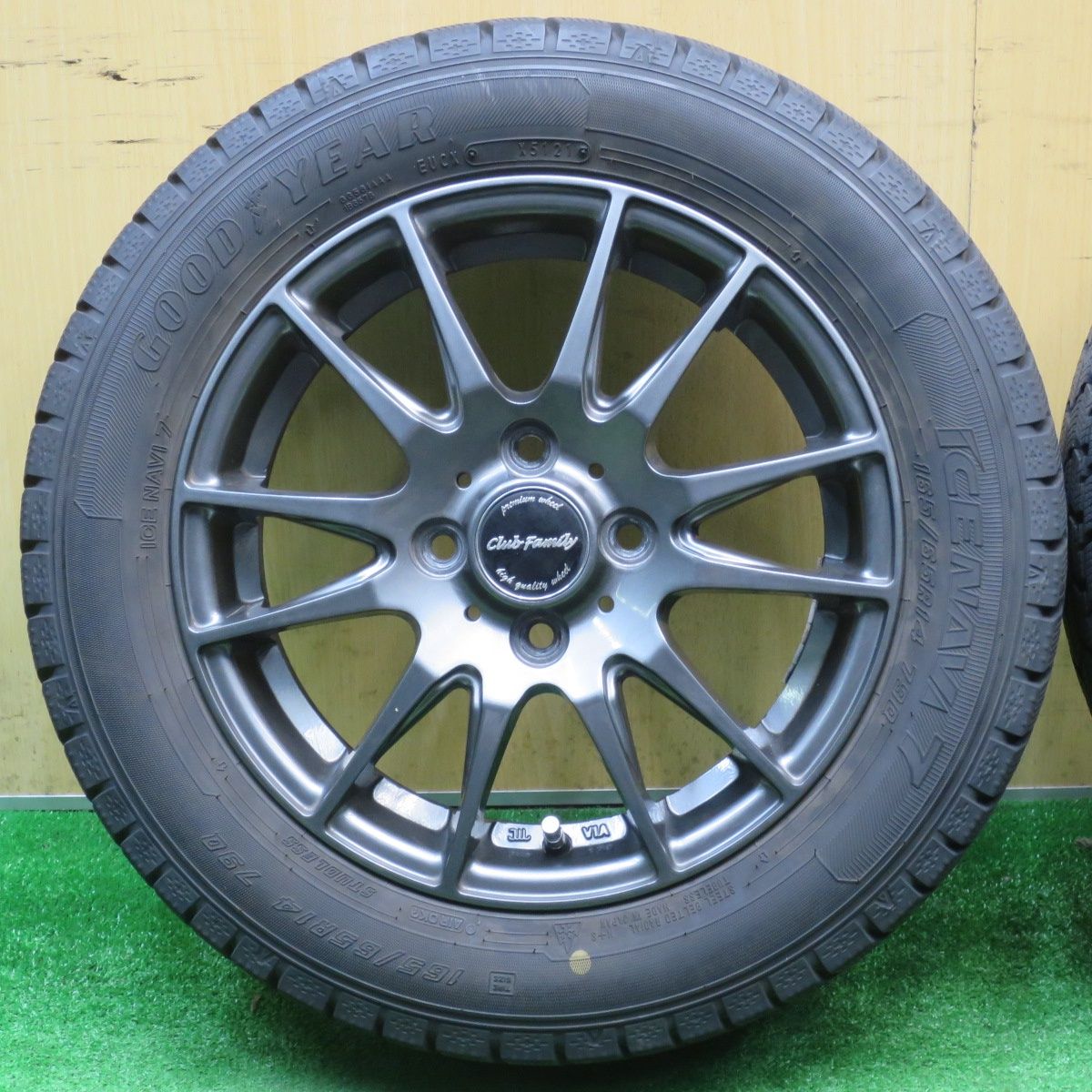 バリ溝！キレイ！9.5分☆スタッドレス 165/65R14 グッドイヤー アイス