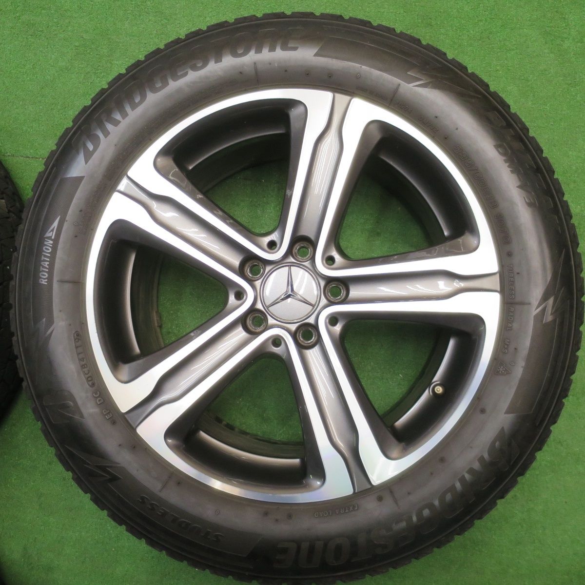 バリ溝 キレイ 8.5分 ベンツ GLCクラス X 253 235|60 R 18 スタッドレス ブリヂストン ブリザック DM-V 3 18インチ PCD 112|5 H ス