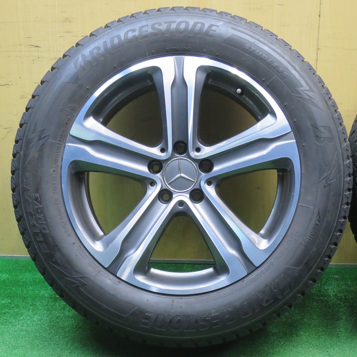  バリ溝 キレイ 8.5分 ベンツ GLCクラス X 253 235|60 R 18 スタッドレス ブリヂストン ブリザック DM-V 3 18インチ PCD 112|5 H ス 18インチ タイヤ ホイールセット