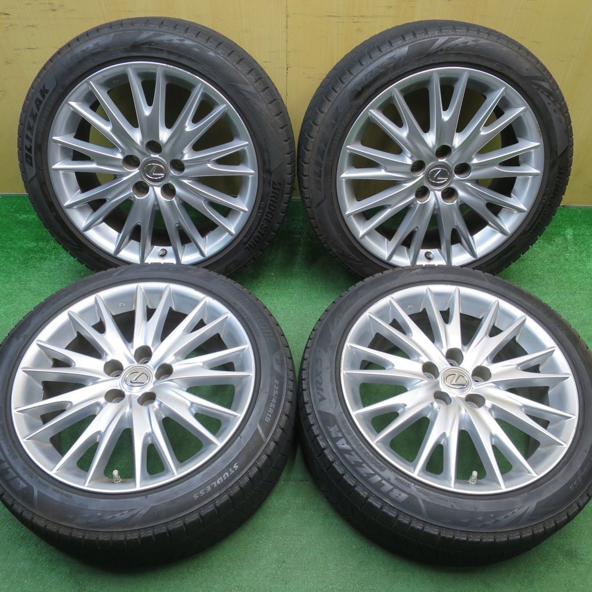 センサー付 バリ溝 22年 9.5分 レクサス GS バージョンL 235|45 R 18 スタッドレス ブリヂストン ブリザック VRX 3 18インチ PCD 114.3|5 H ス
