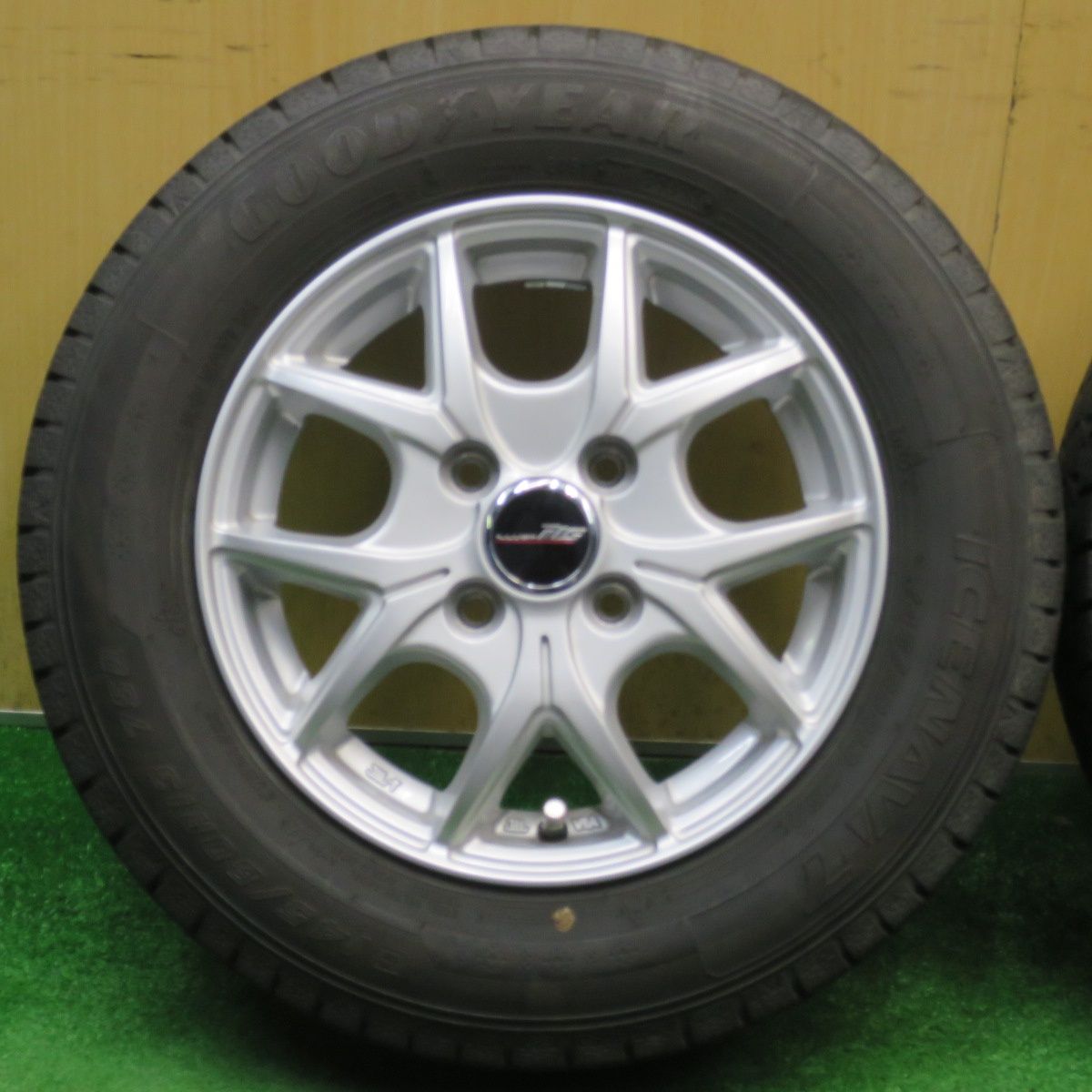  バリ溝 23年 9分 スタッドレス 145|80 R 13 ブリヂストン アイスナビ7 ILLUGA 社外 アルミ 13インチ PCD 100|4 H ス 13インチ タイヤ ホイールセット