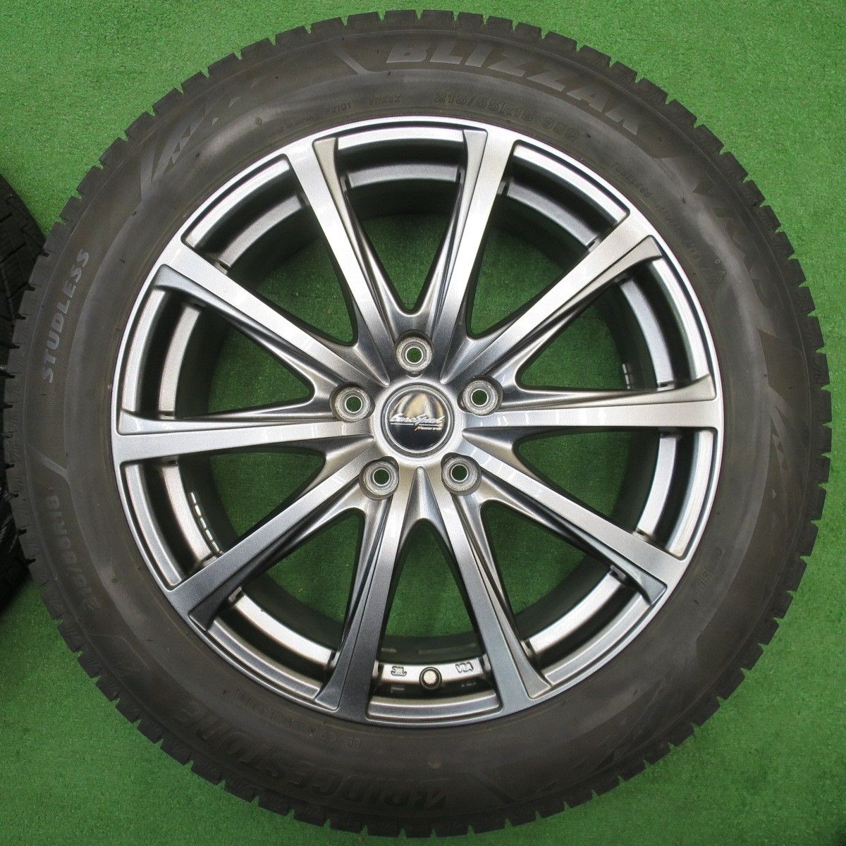 バリ溝！キレイ！9.5分☆スタッドレス 215/55R18 ブリヂストン