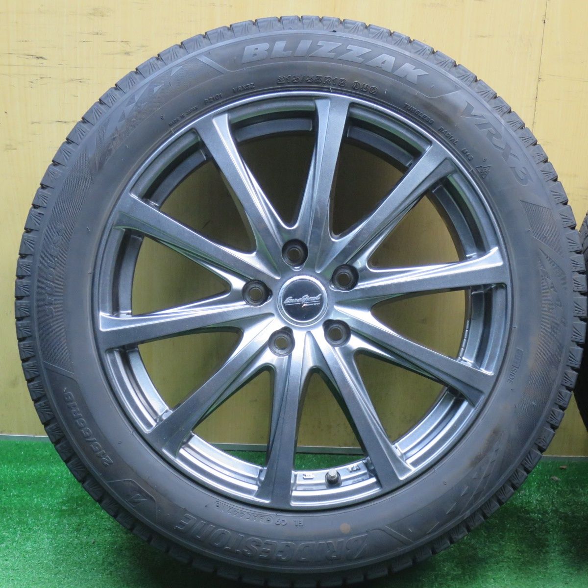 超美品バリ溝‼️215/55R18 PCD108 ブリザックVRX2 スタット4本 超美品バリ溝‼️215/55R18 PCD108 ブリザックVRX2 スタット4本