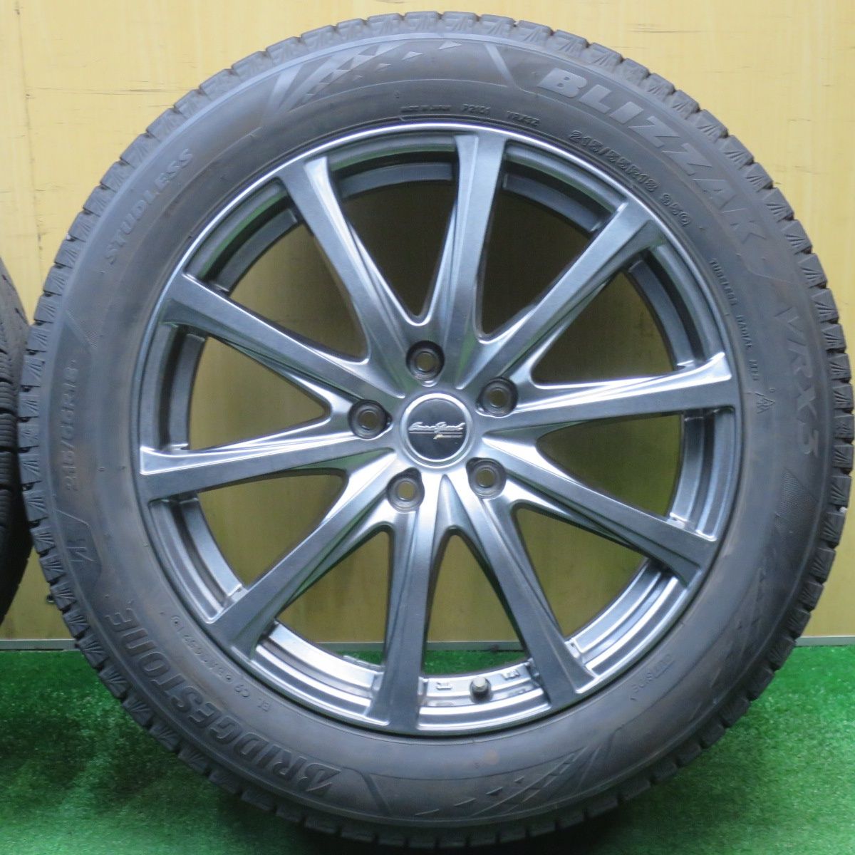 バリ溝！キレイ！9.5分☆スタッドレス 215/55R18 ブリヂストン