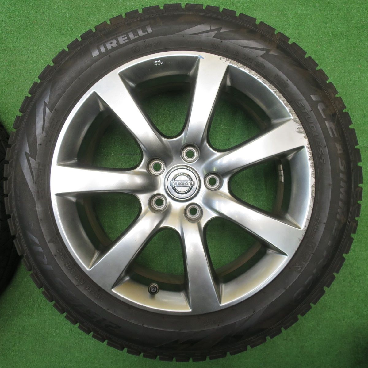 バリ溝 8.5分 日産 V 35 スカイライン 215|55 R 17 スタッドレス ピレリ アイスアシンメトリコ 17インチ PCD 114.3|5 H ス