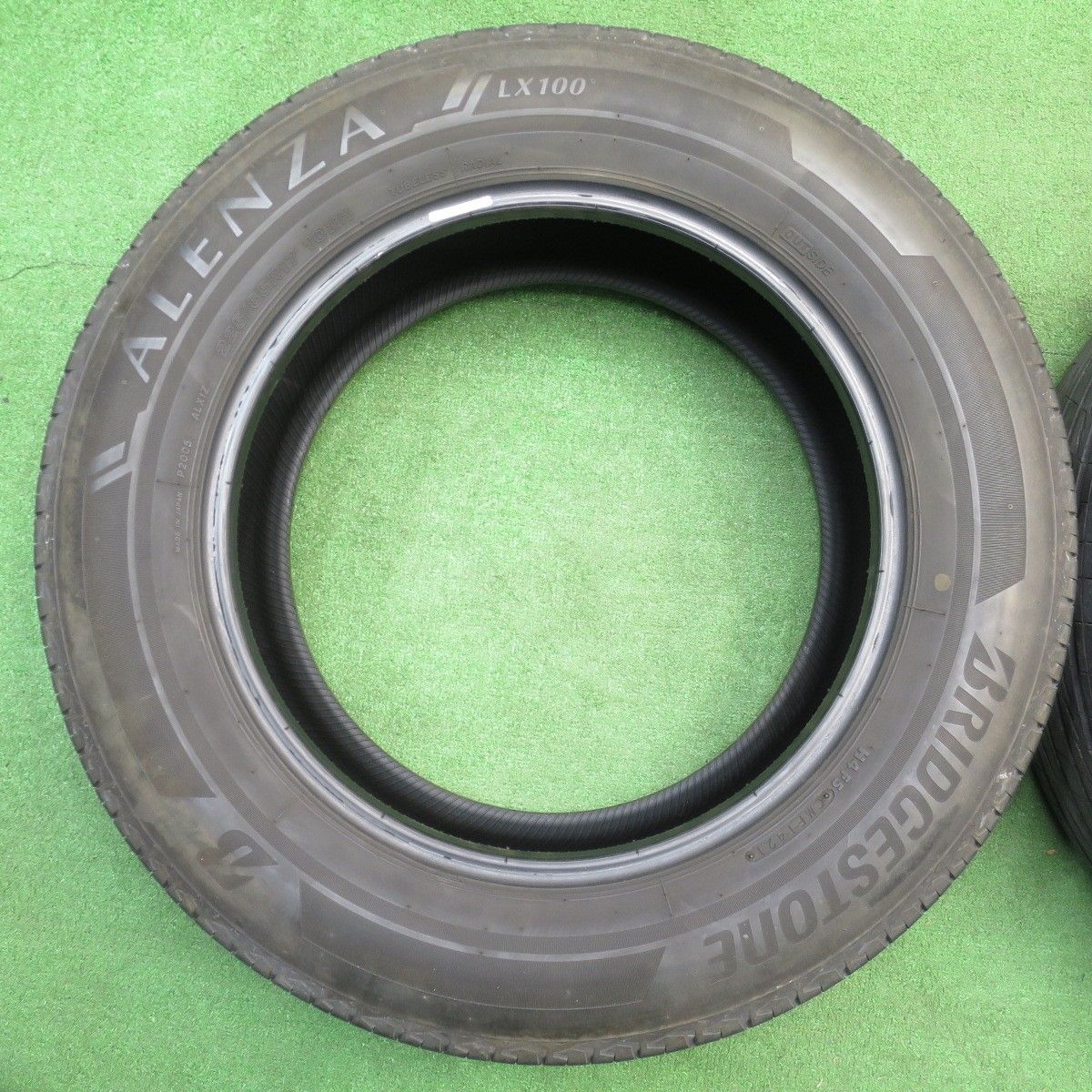 225/65R17 ブリヂストン アレンザ　LX100 バリ溝　送料込み 225/65R17 ブリヂストン アレンザ LX100 バリ溝 送料込み 225/65R17