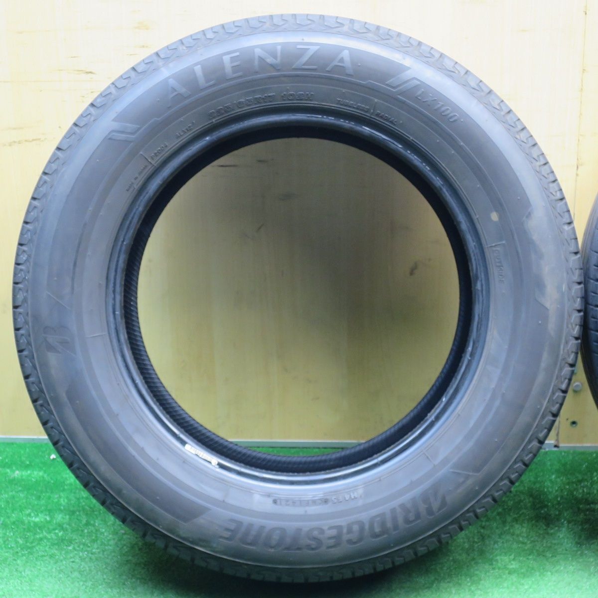 バリ溝！9.5分☆225/65R17 ブリヂストン アレンザ LX100 タイヤ 17