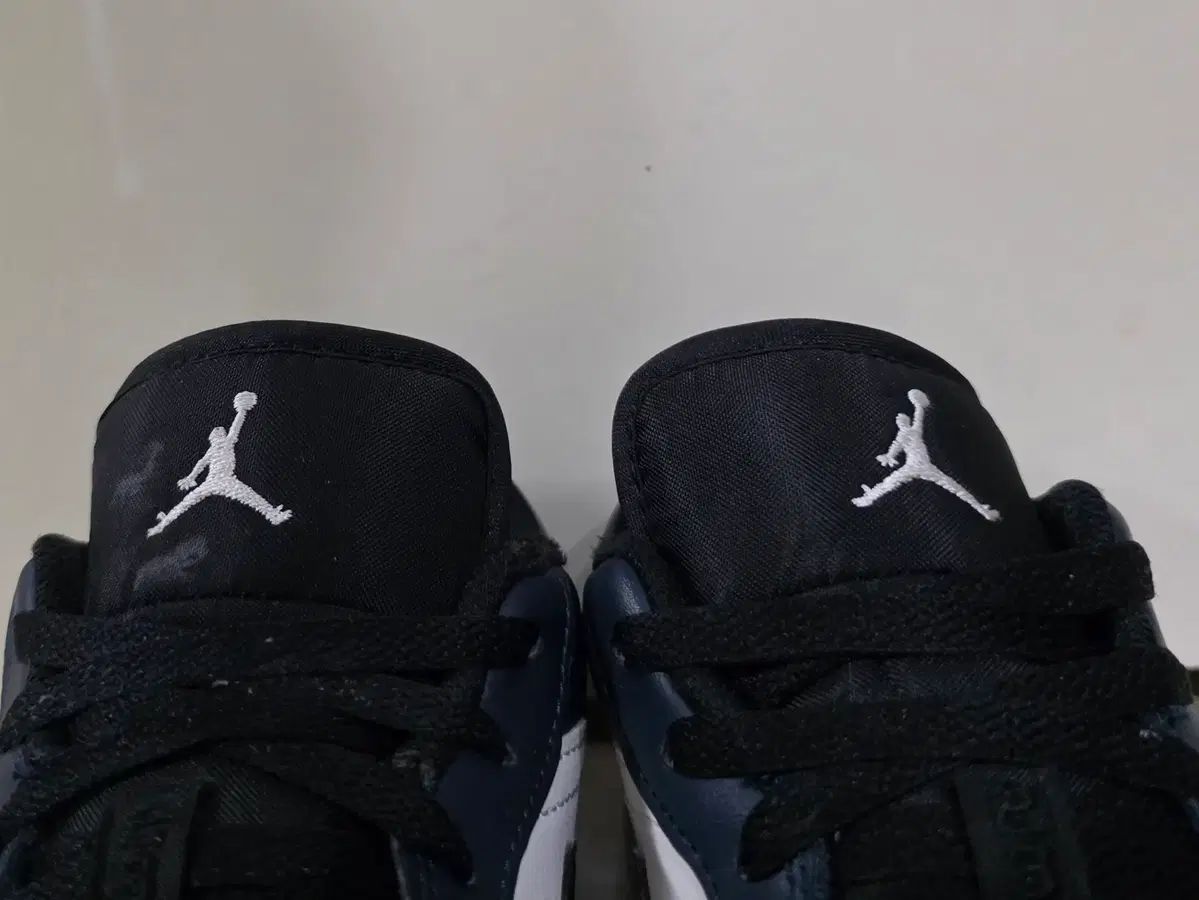  245 NIKE エアジョーダン1 ロー ダークティール アーモリーネイビー 廃盤実物 スニーカー 靴