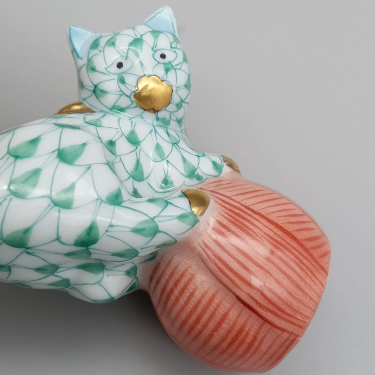 ヘレンド HEREND フィギュリン ネコ グリーン 毛糸玉 5221 VHV