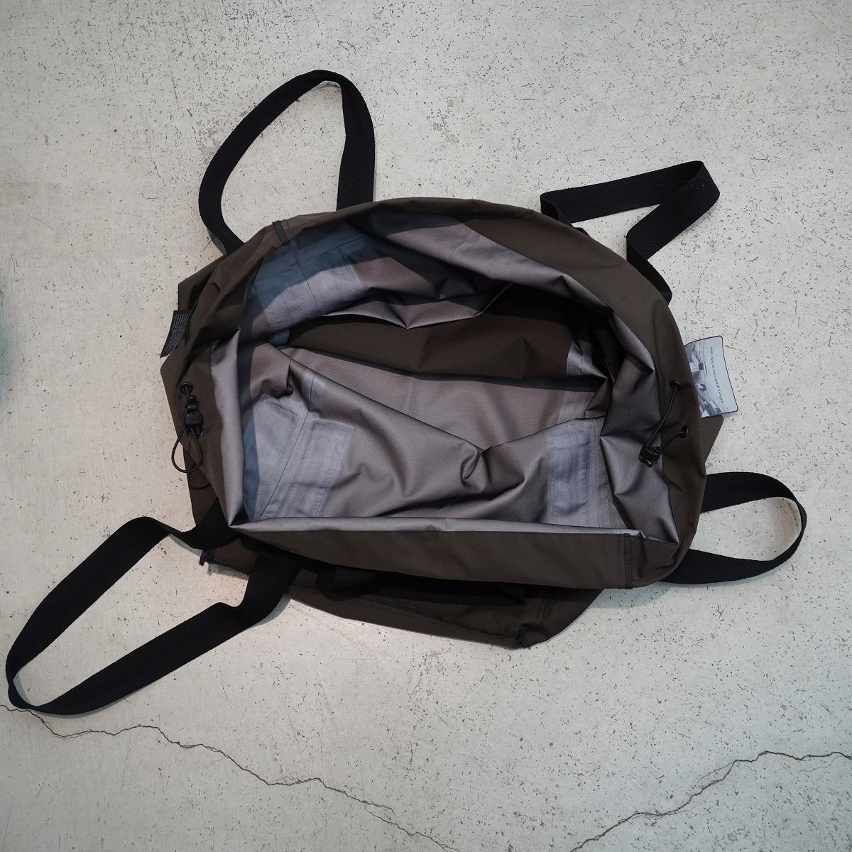 定番 24SS GR10K ジーアールテンケー 3l Microgrid Soil Sack In Brown 