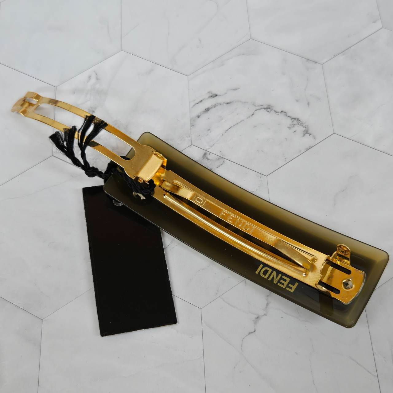 FENDI フェンディ バレッタ ヴィンテージ アンティーク オールド ゴールド 楽天市場】FENDI フェンディ バレッタ ヘアクリップ ヘアアクセサリー