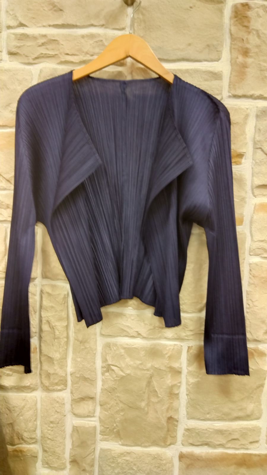 M 1 プリーツプリーズ イッセイミヤケ ネイビー Mサイズ 洗濯表示マーク新タグ 早い者勝ち ポリエステル 洗濯OK