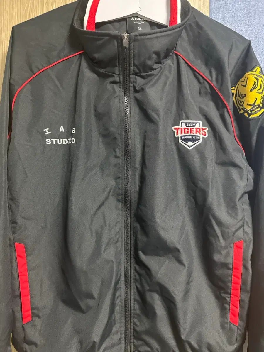 KIAタイガース 24 秋冬用アウター 105 XL