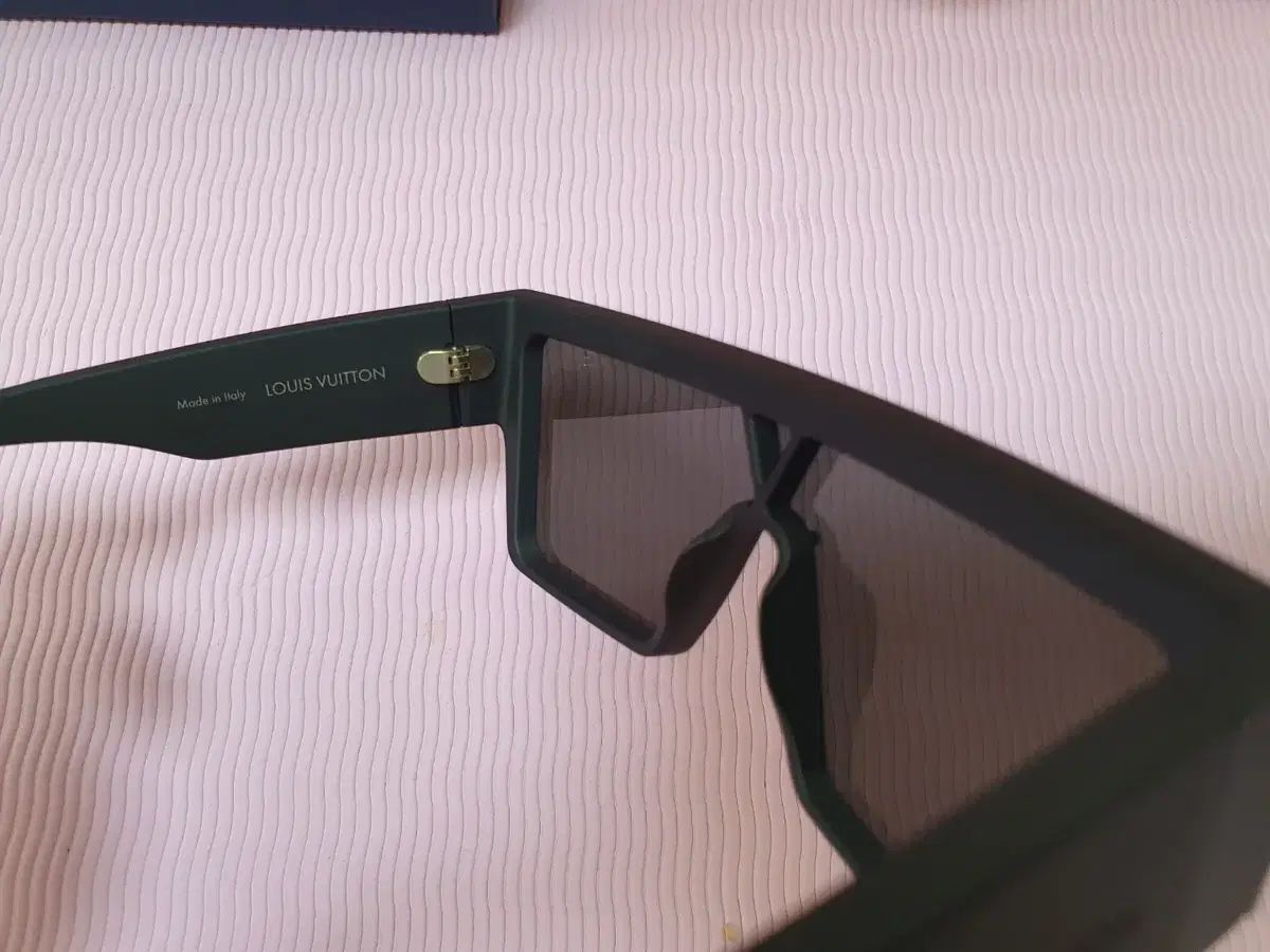 Louis Vuitton ワイメア ゴーグル型サングラス ブラック サングラス 小物
