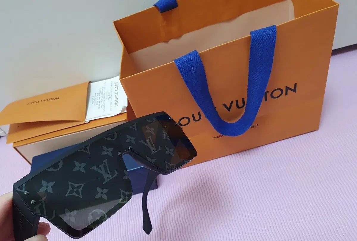 Louis Vuitton ワイメア ゴーグル型サングラス ブラック