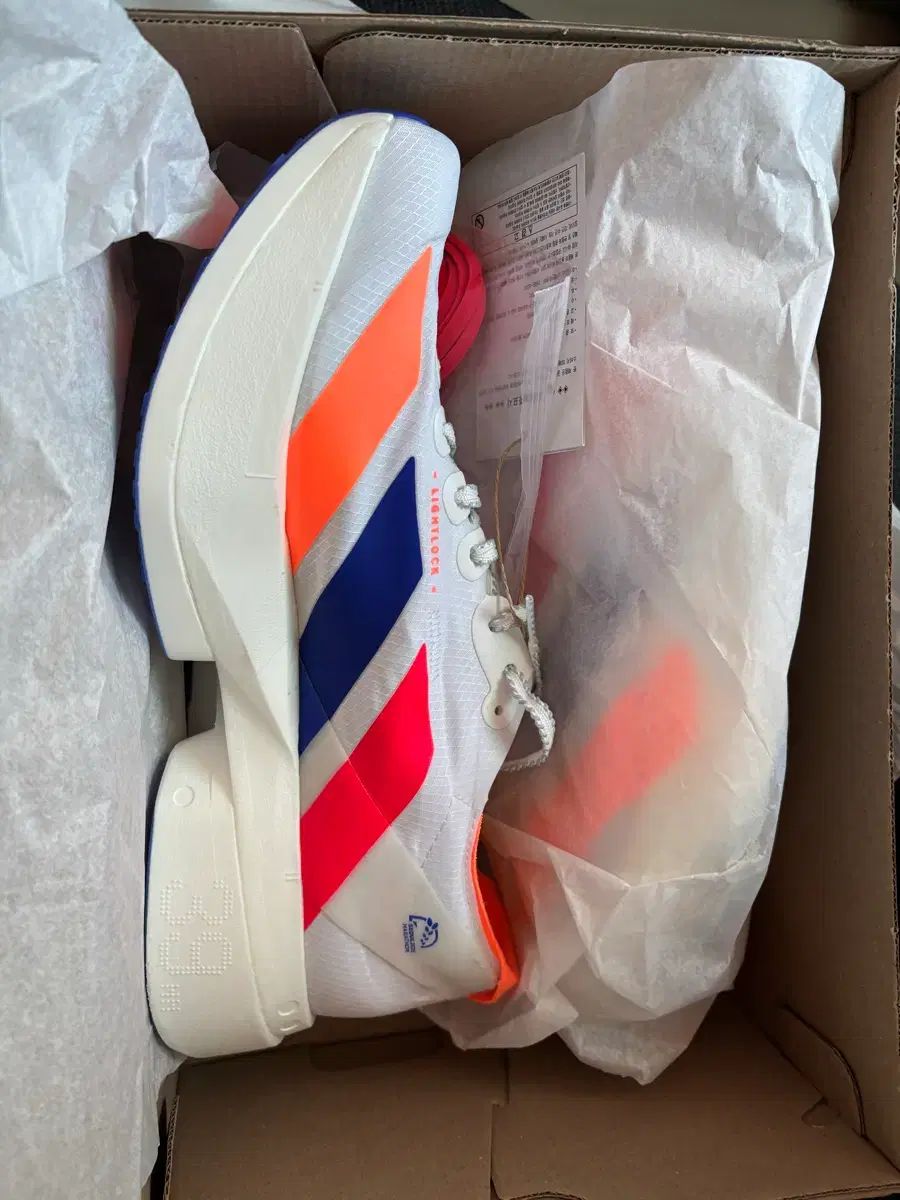 アディダス アディゼロ アディオス プロ 4 SEOUL ソウル 2026 マラソン