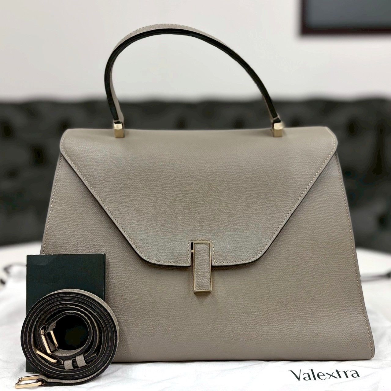 ヴァレクストラ イジィデ ラージ 2 way ハンドバッグ オイスターグレー