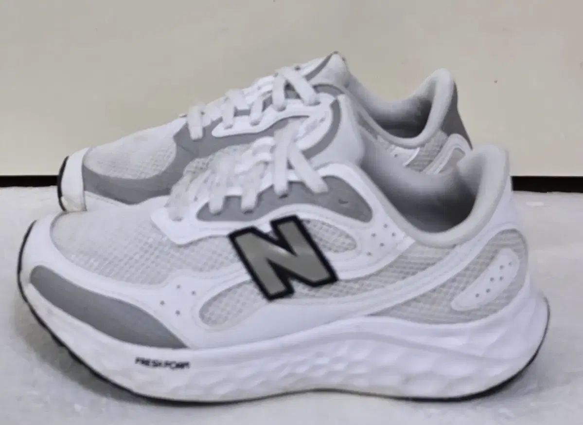 255 ニュー ンス アリッシュv 4 フレッシュフォーム ホワイトメタリックシルバー