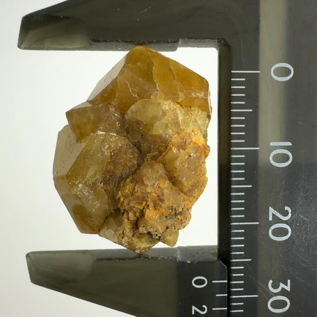 E32760】 トパゾライト ガーネット 灰鉄柘榴石 アンドラダイト 柘榴石