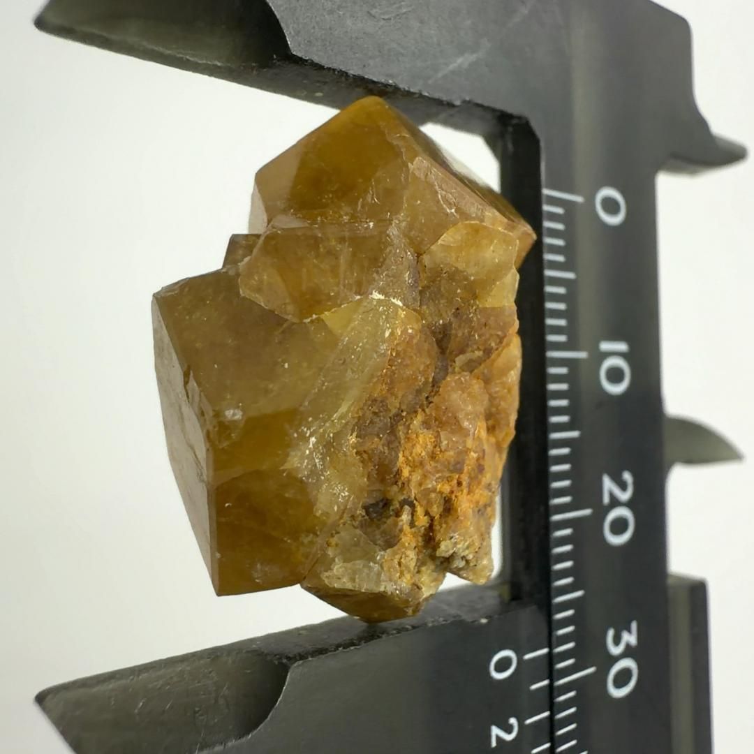 E32760】 トパゾライト ガーネット 灰鉄柘榴石 アンドラダイト 柘榴石