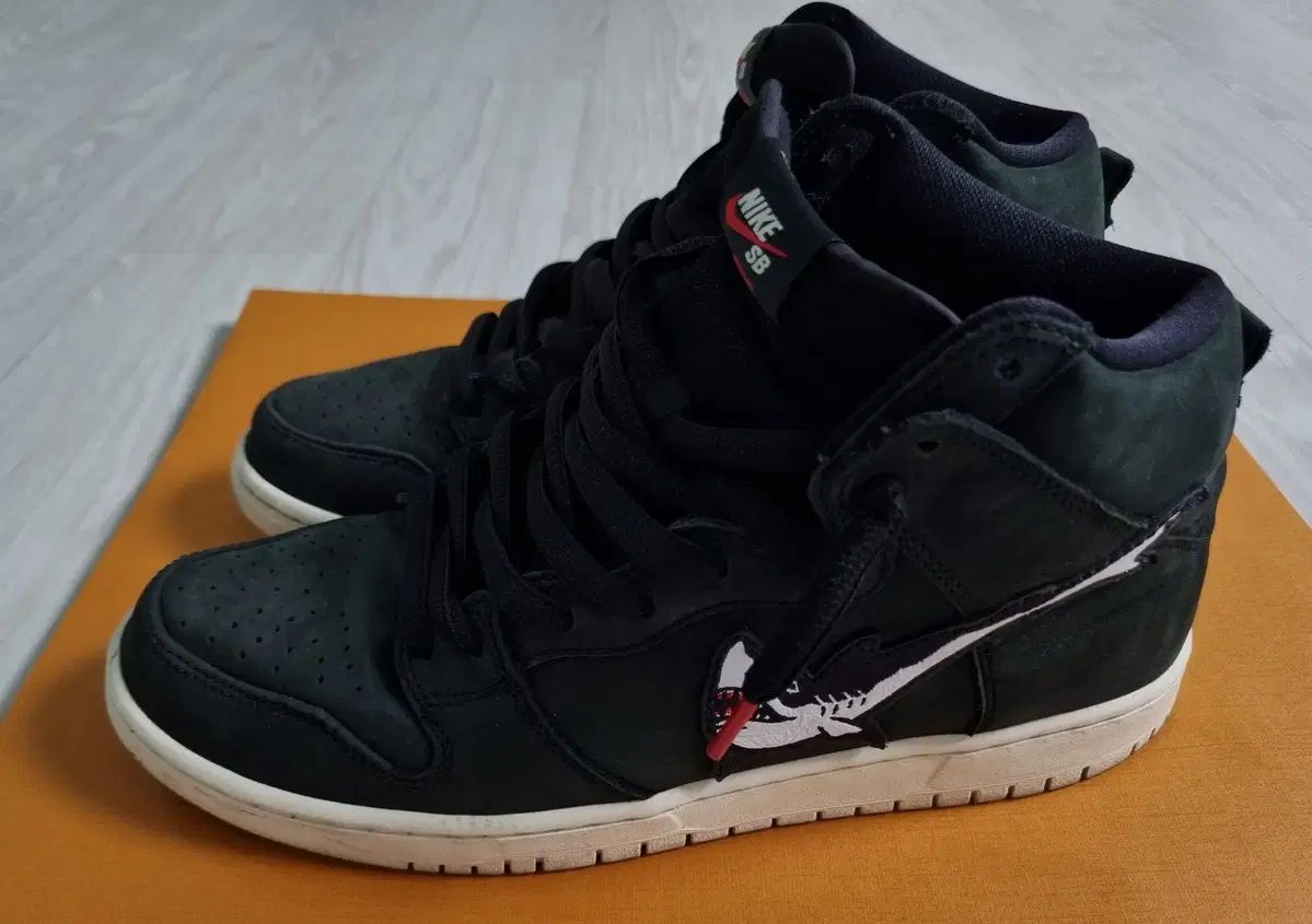 ナイキ sb x oski シャーク ダンク US 9 260-270