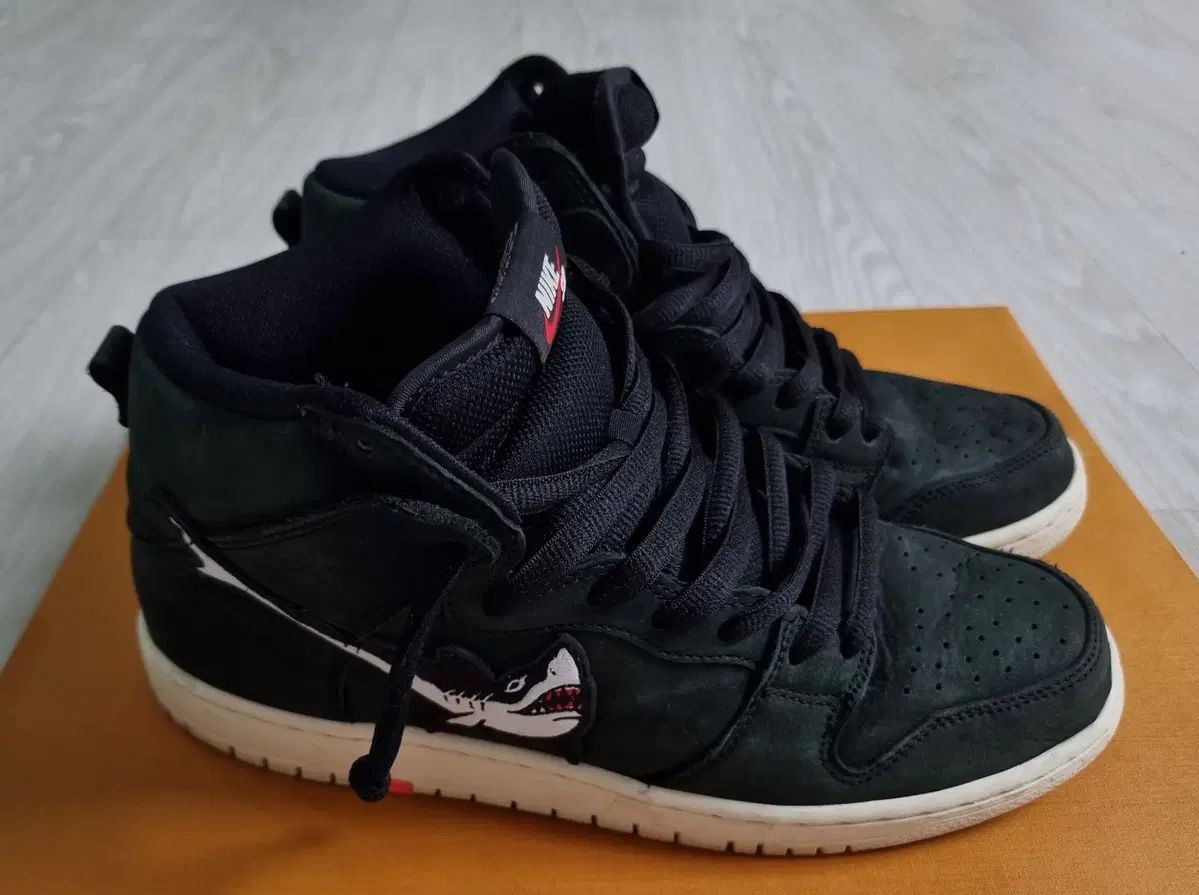 ナイキ sb x oski シャーク ダンク US 9 260-270