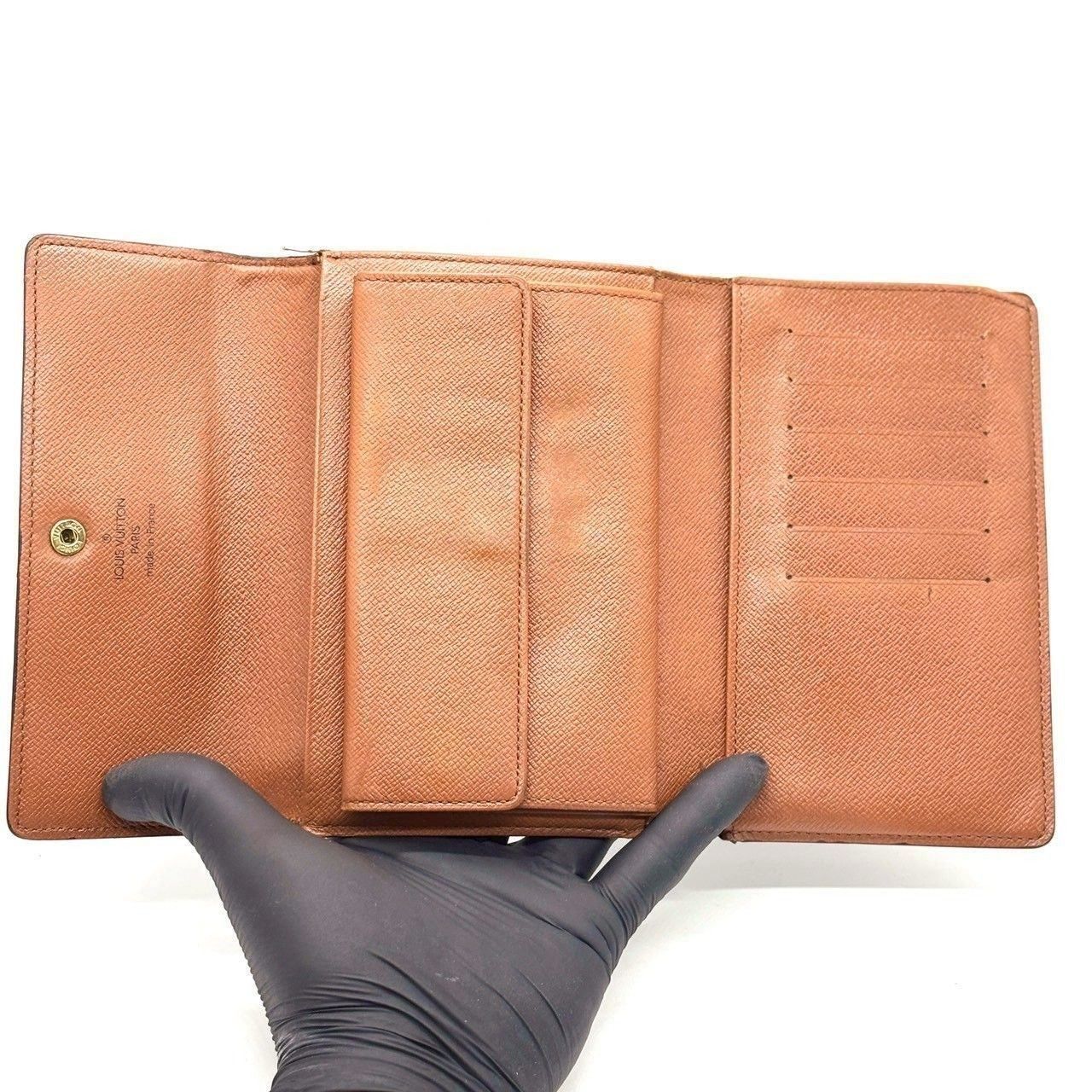 これ一つで、移動が整う✨ LOUIS VUITTON 三つ折り財布 パスポート収納