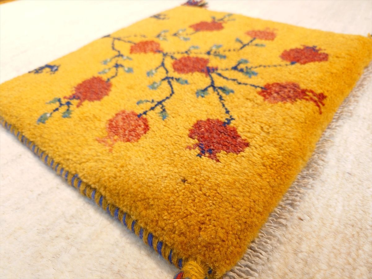 ペルシャ ギャッベ ミニマット 横42x39㎝ ザクロの実 黄金色 Z1656