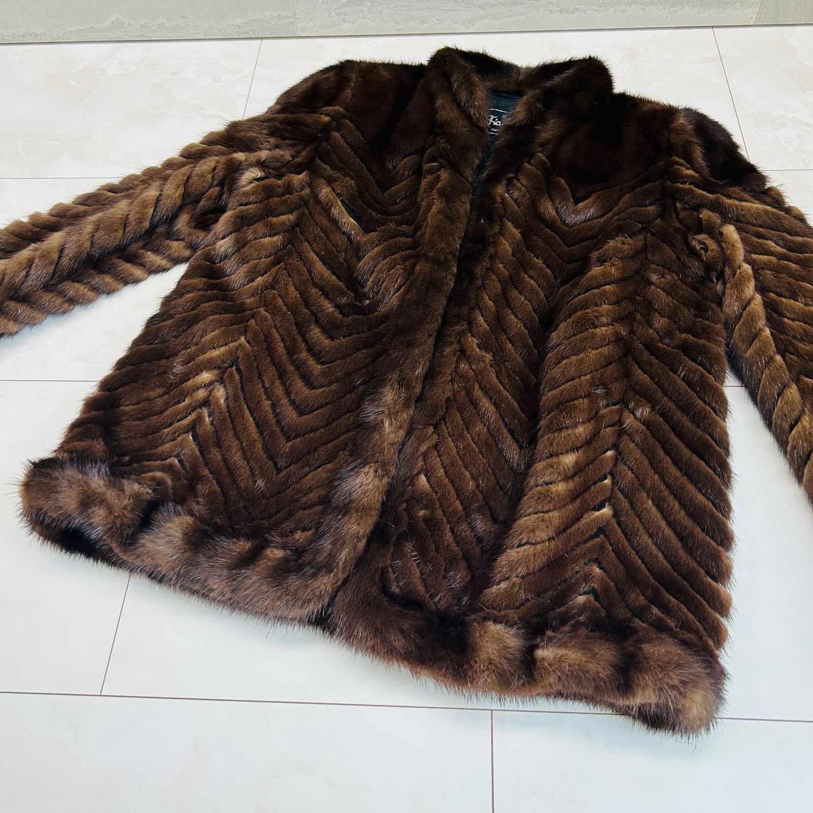 【美品】Fiancesse ミンクファーコート 毛皮 ブラウン 11 毛並み◎ FUR Fiancesse ミンク 毛皮 コート カットミンク ブラウン系 ネーム