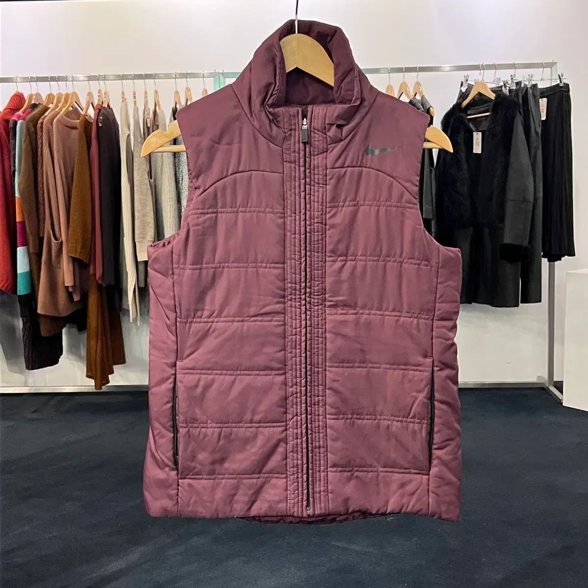 美品 NIKE ナイキ エアロロフト ゴルフ ベスト メンズ M 公式在庫なし M NIKE ゴルフ エアロロフト ダウンベスト - メルカリ