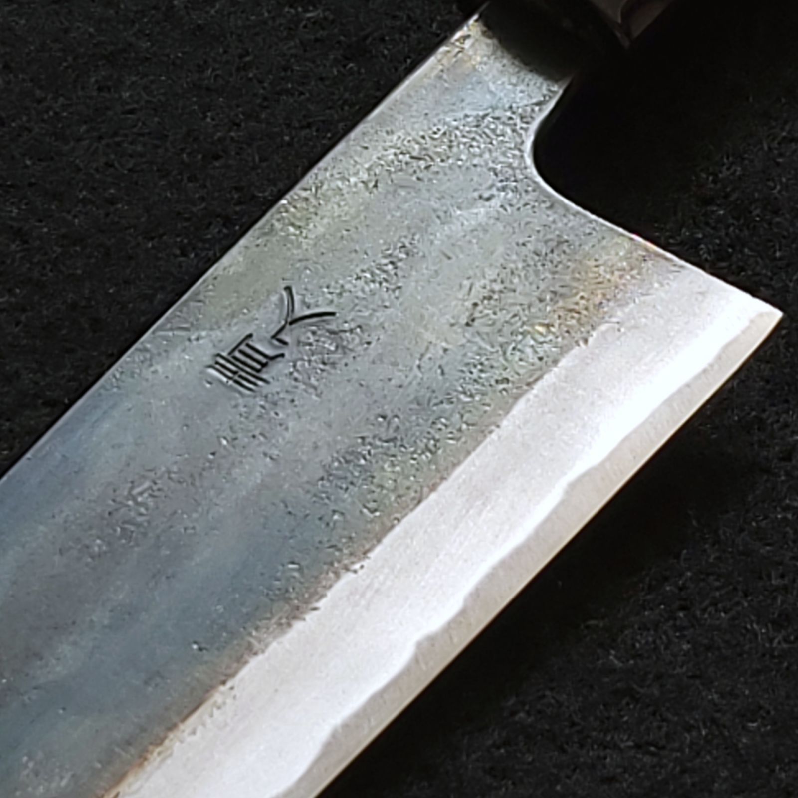 青紙1号 黒打 三徳包丁 180㎜ G1227 焼柄 月光作 - メルカリ