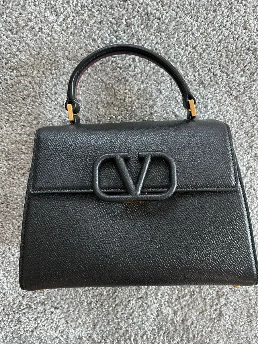 ヴァレンティノ Vスリング トップハンドルバッグ スモール