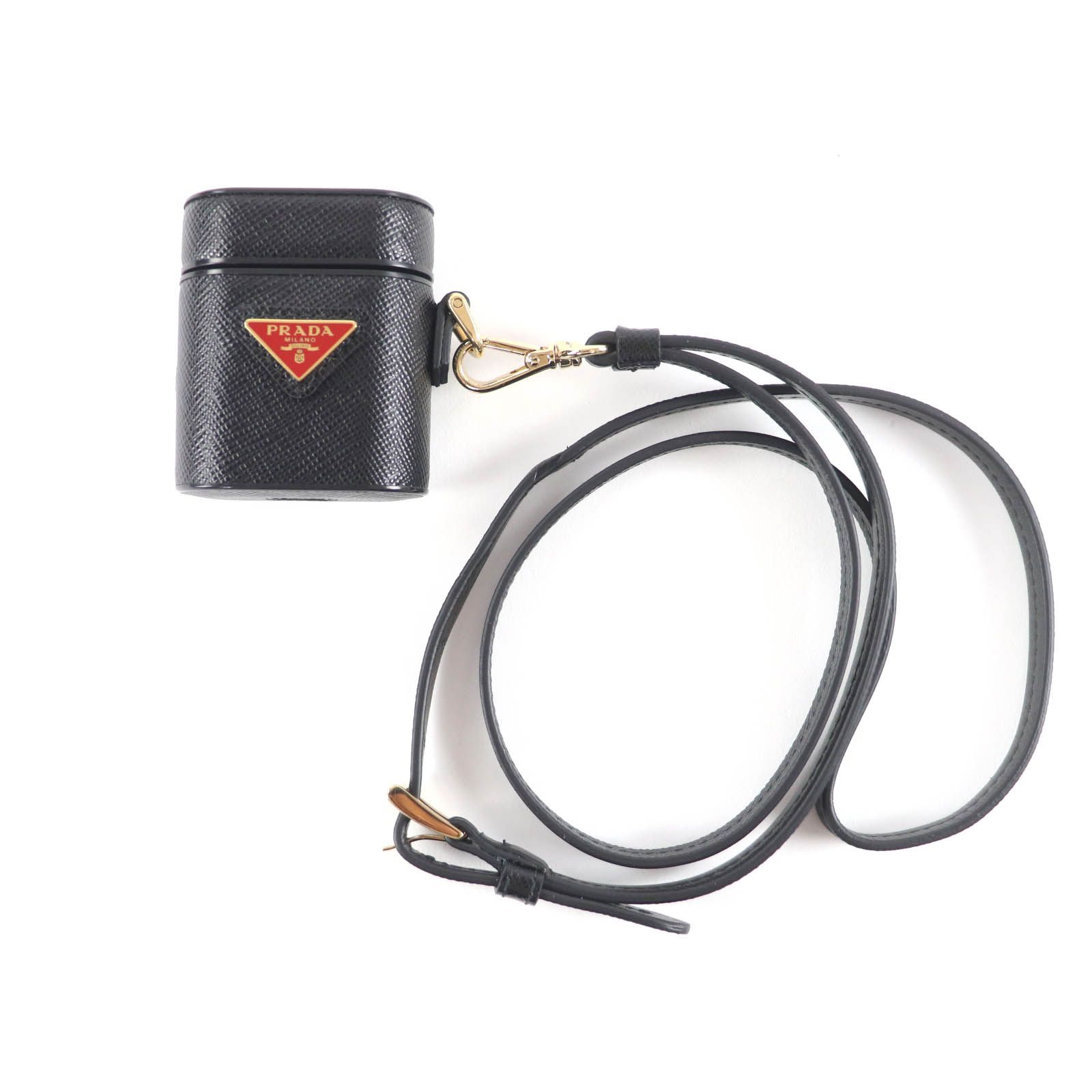 PRADA プラダ 1 ZD 002 サフィアーノレザー ストラップ付 トライアングルロゴ Airpodsd エアポッズ ケース ブラック レディース