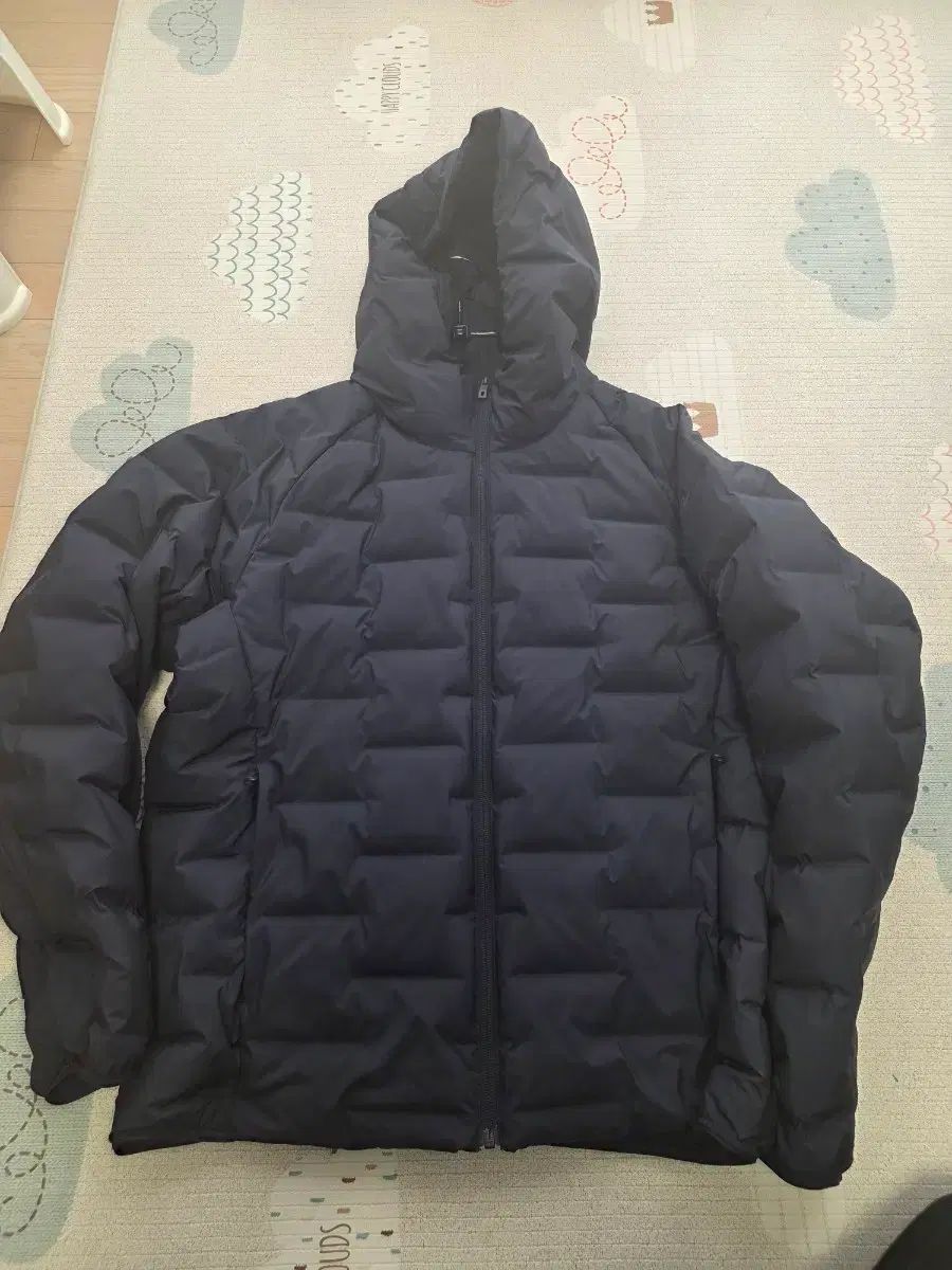 ユニクロ U パフテック 軽量ダウン ネイビー