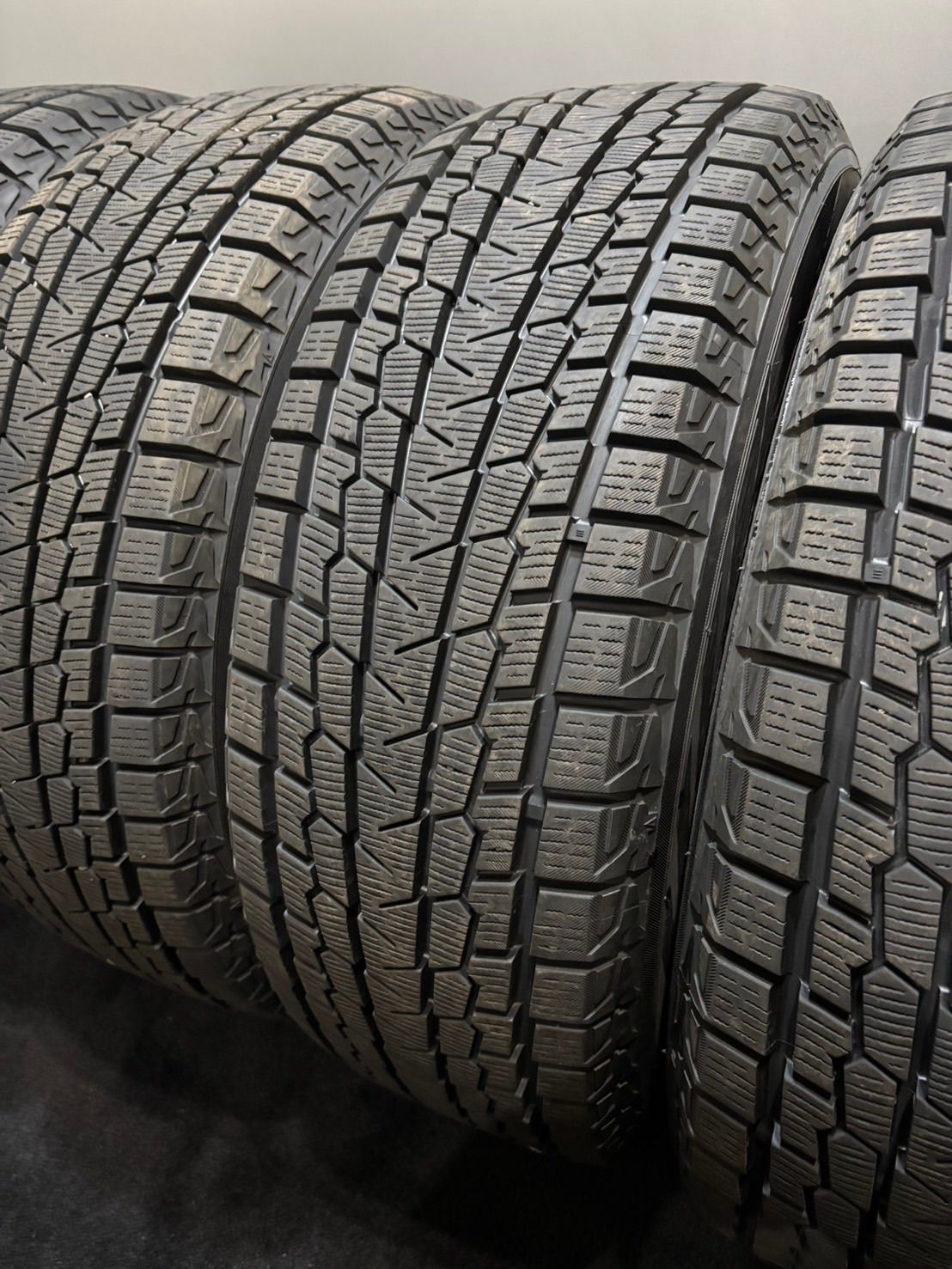 235|60 R 18 |ice GUARD G 075 23年製 スタッドレス 4本 ヨコハマ アイスガード ハリアー RAV 4 エクストレイル 南10-L 250