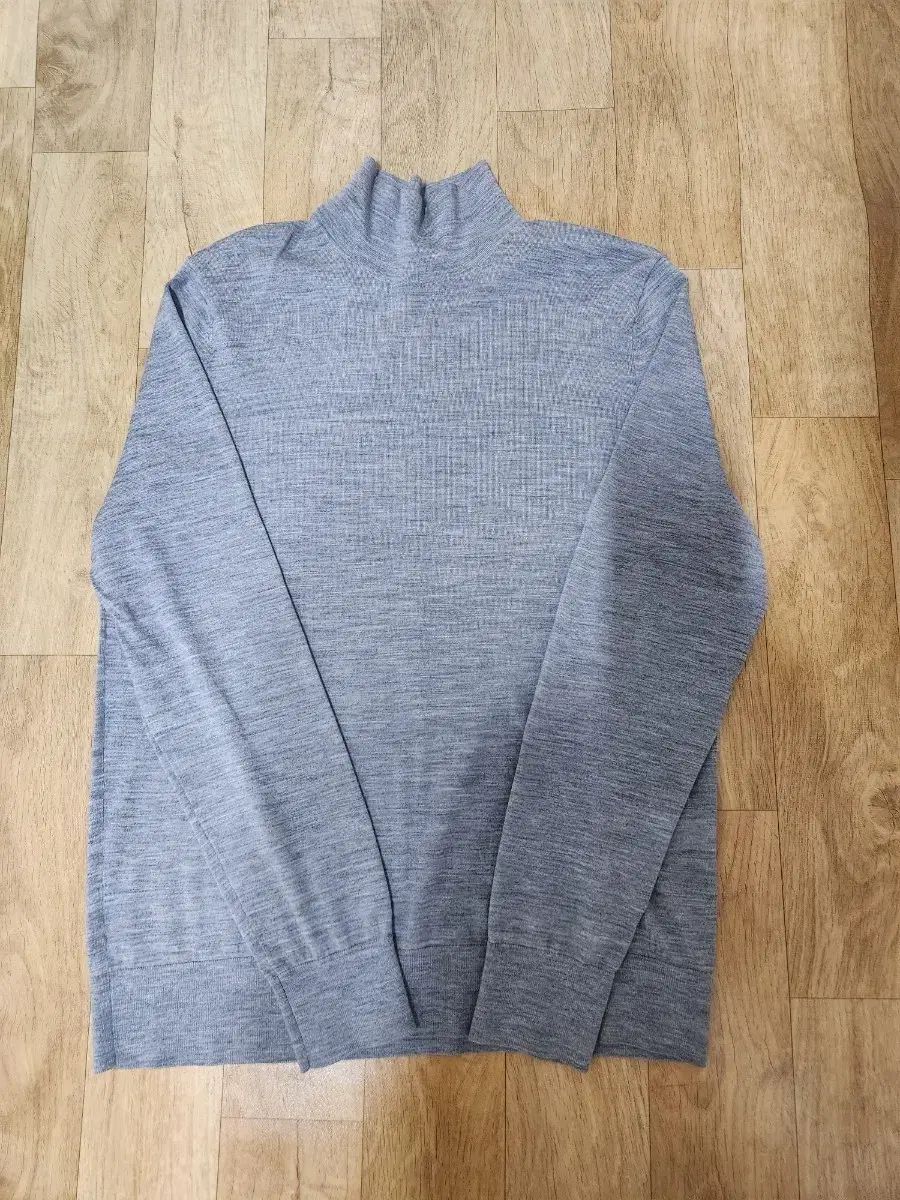 セオリー リーガルウール タートルネック 薄いニット